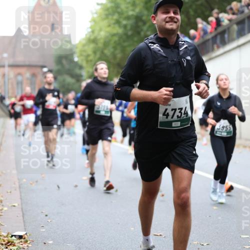 05.10.2025 - 20. swb-Marathon Bremen Michael Strokosch http://msf.ph/oto/9222392 05.10.2025 13:00:17 Laufen 4734, 3955, 6 meine-sportfotos.de