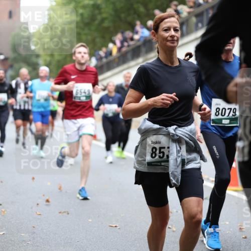 05.10.2025 - 20. swb-Marathon Bremen Michael Strokosch http://msf.ph/oto/9222403 05.10.2025 13:00:22 Laufen 853, 8079, 323 meine-sportfotos.de