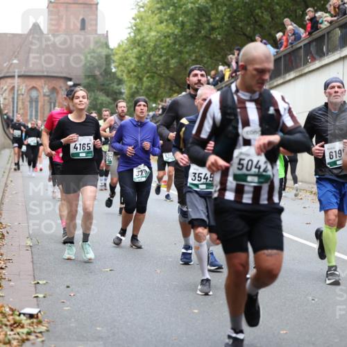 05.10.2025 - 20. swb-Marathon Bremen Michael Strokosch http://msf.ph/oto/9222417 05.10.2025 13:00:26 Laufen 4165, 132, 329, 5316, 3545, 5042, 619 meine-sportfotos.de