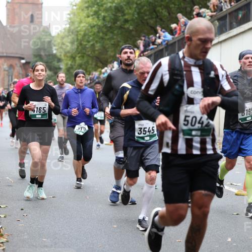 05.10.2025 - 20. swb-Marathon Bremen Michael Strokosch http://msf.ph/oto/9222418 05.10.2025 13:00:26 Laufen 4165, 319, 3545, 504, 199 meine-sportfotos.de