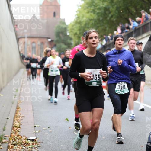 05.10.2025 - 20. swb-Marathon Bremen Michael Strokosch http://msf.ph/oto/9222424 05.10.2025 13:00:27 Laufen 165, 329, 6779 meine-sportfotos.de
