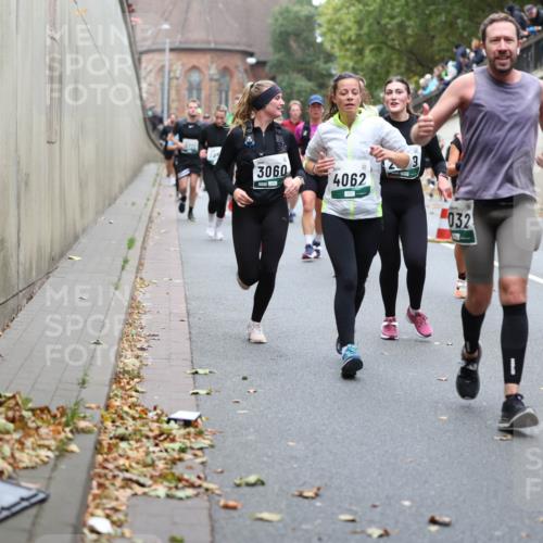 05.10.2025 - 20. swb-Marathon Bremen Michael Strokosch http://msf.ph/oto/9222428 05.10.2025 13:00:29 Laufen 3060, 4062, 9, 032, 531 meine-sportfotos.de