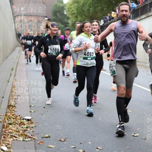 05.10.2025 - 20. swb-Marathon Bremen Michael Strokosch http://msf.ph/oto/9222429 05.10.2025 13:00:29 Laufen 3060, 4062, 032, 5316 meine-sportfotos.de