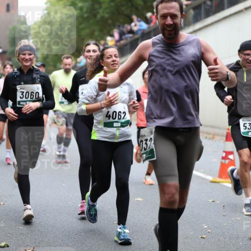 05.10.2025 - 20. swb-Marathon Bremen Michael Strokosch http://msf.ph/oto/9222431 05.10.2025 13:00:30 Laufen 3060, 4062, 032, 5316 meine-sportfotos.de