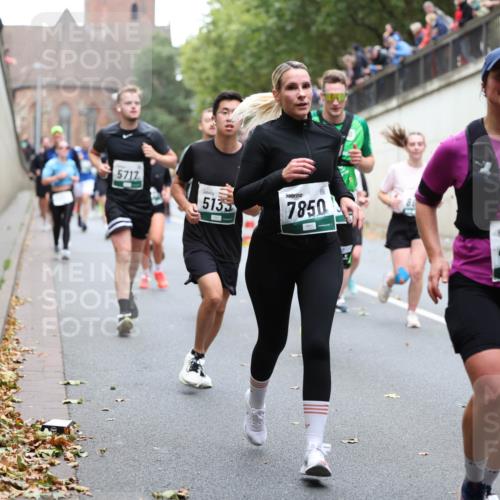 05.10.2025 - 20. swb-Marathon Bremen Michael Strokosch http://msf.ph/oto/9222440 05.10.2025 13:00:34 Laufen 5717, 5133, 7850, 400 meine-sportfotos.de