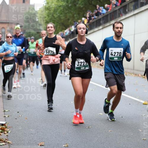 05.10.2025 - 20. swb-Marathon Bremen Michael Strokosch http://msf.ph/oto/9222446 05.10.2025 13:00:37 Laufen 34, 5875, 322, 4270, 4550 meine-sportfotos.de
