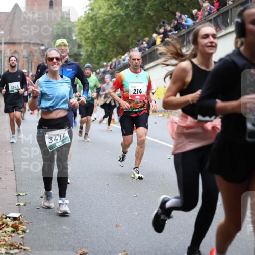 05.10.2025 - 20. swb-Marathon Bremen Michael Strokosch http://msf.ph/oto/9222451 05.10.2025 13:00:38 Laufen 3149, 3417, 2, 14, 324 meine-sportfotos.de