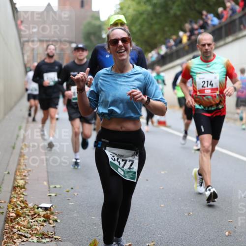 05.10.2025 - 20. swb-Marathon Bremen Michael Strokosch http://msf.ph/oto/9222453 05.10.2025 13:00:39 Laufen 3477, 214 meine-sportfotos.de