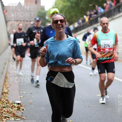 05.10.2025 - 20. swb-Marathon Bremen Michael Strokosch http://msf.ph/oto/9222454 05.10.2025 13:00:39 Laufen 214 meine-sportfotos.de