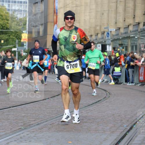 05.10.2025 - 20. swb-Marathon Bremen Strokosch-Dieckow http://msf.ph/oto/9222455 05.10.2025 10:42:20 Ziel 9700, 9775, 10208, 10375, 11230 meine-sportfotos.de