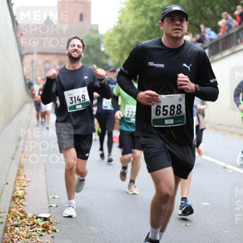 05.10.2025 - 20. swb-Marathon Bremen Michael Strokosch http://msf.ph/oto/9222460 05.10.2025 13:00:41 Laufen 3149, 222, 09120, 6588, 52 meine-sportfotos.de