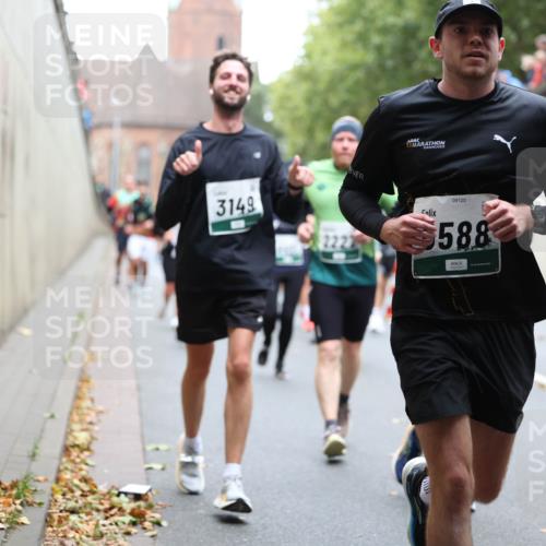 05.10.2025 - 20. swb-Marathon Bremen Michael Strokosch http://msf.ph/oto/9222461 05.10.2025 13:00:41 Laufen 3149, 2227, 09120, 588 meine-sportfotos.de