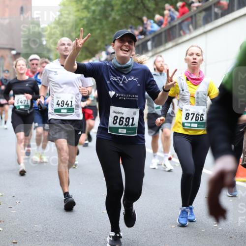 05.10.2025 - 20. swb-Marathon Bremen Michael Strokosch http://msf.ph/oto/9222470 05.10.2025 13:00:44 Laufen 7, 30, 4, 471, 4941, 8691, 8766 meine-sportfotos.de