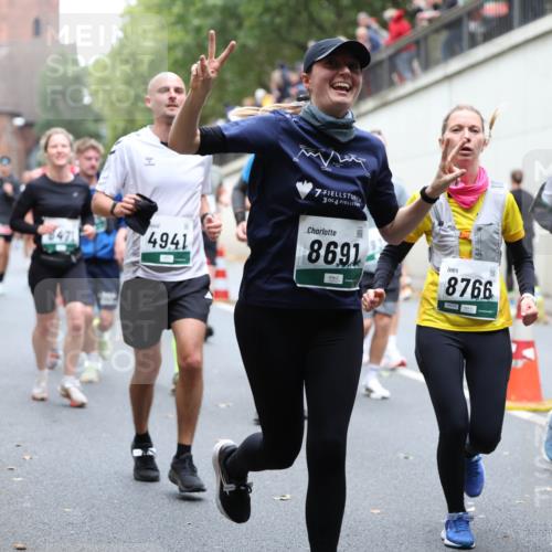 05.10.2025 - 20. swb-Marathon Bremen Michael Strokosch http://msf.ph/oto/9222472 05.10.2025 13:00:44 Laufen 8471, 4941, 7, 30, 4, 8691, 8766 meine-sportfotos.de