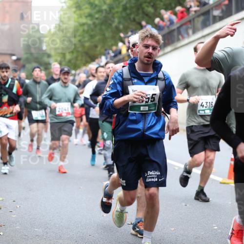 05.10.2025 - 20. swb-Marathon Bremen Michael Strokosch http://msf.ph/oto/9222483 05.10.2025 13:00:47 Laufen 2041, 721, 4316, 84, 71 meine-sportfotos.de