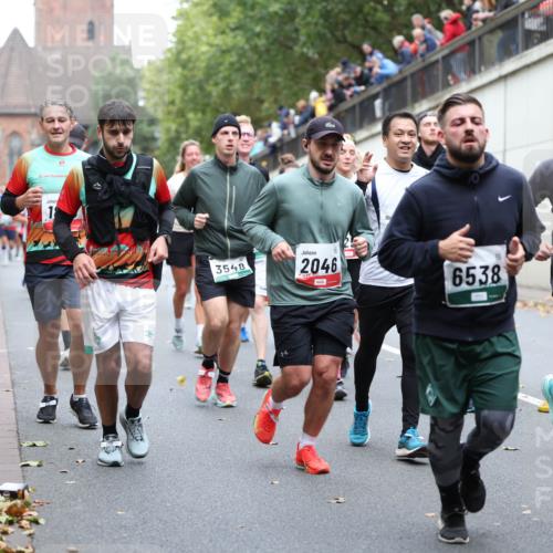 05.10.2025 - 20. swb-Marathon Bremen Michael Strokosch http://msf.ph/oto/9222489 05.10.2025 13:00:48 Laufen 3548, 2046, 4875, 6538 meine-sportfotos.de