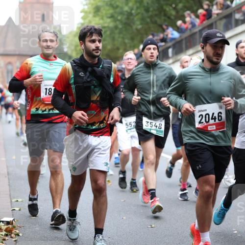 05.10.2025 - 20. swb-Marathon Bremen Michael Strokosch http://msf.ph/oto/9222492 05.10.2025 13:00:49 Laufen 18, 552, 3548, 2046, 4833 meine-sportfotos.de