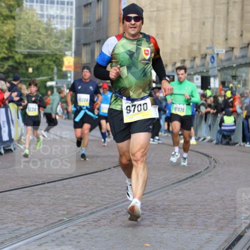 05.10.2025 - 20. swb-Marathon Bremen Strokosch-Dieckow http://msf.ph/oto/9222495 05.10.2025 10:42:20 Ziel 9700, 9775, 10208, 10375, 11230 meine-sportfotos.de