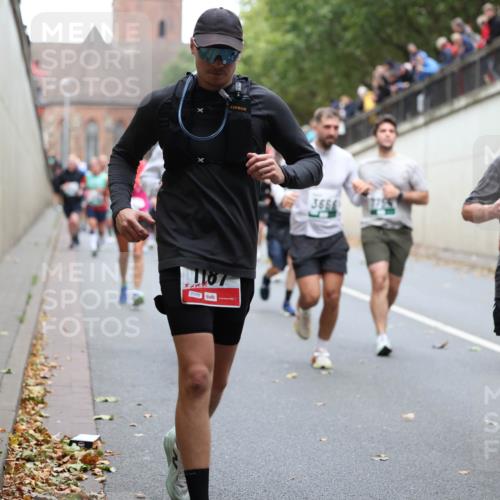 05.10.2025 - 20. swb-Marathon Bremen Michael Strokosch http://msf.ph/oto/9222497 05.10.2025 13:00:51 Laufen 1187, 01375, 3666, 452 meine-sportfotos.de