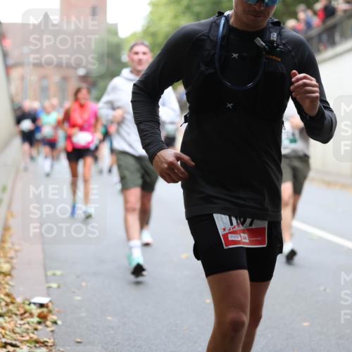 05.10.2025 - 20. swb-Marathon Bremen Michael Strokosch http://msf.ph/oto/9222498 05.10.2025 13:00:52 Laufen 01375 meine-sportfotos.de