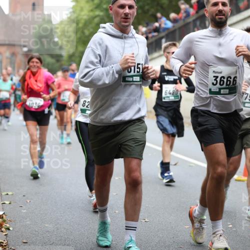 05.10.2025 - 20. swb-Marathon Bremen Michael Strokosch http://msf.ph/oto/9222500 05.10.2025 13:00:53 Laufen 1036, 82, 04439, 151, 6480, 3666, 7754 meine-sportfotos.de