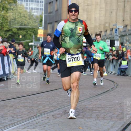 05.10.2025 - 20. swb-Marathon Bremen Strokosch-Dieckow http://msf.ph/oto/9222501 05.10.2025 10:42:20 Ziel 9700, 9775, 10208, 10375, 11230 meine-sportfotos.de