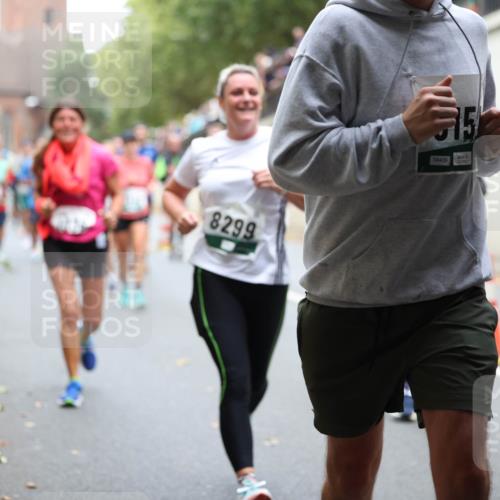 05.10.2025 - 20. swb-Marathon Bremen Michael Strokosch http://msf.ph/oto/9222503 05.10.2025 13:00:54 Laufen 8299, 15, 04439 meine-sportfotos.de