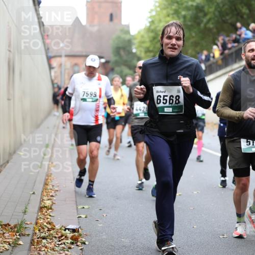 05.10.2025 - 20. swb-Marathon Bremen Michael Strokosch http://msf.ph/oto/9222519 05.10.2025 13:01:02 Laufen 7599, 4428, 6568 meine-sportfotos.de