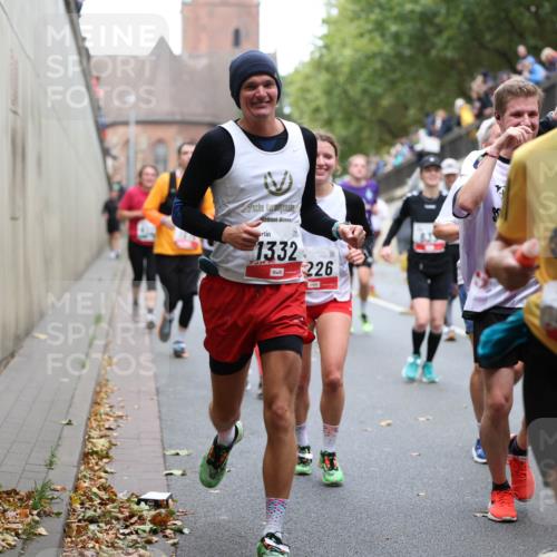 05.10.2025 - 20. swb-Marathon Bremen Michael Strokosch http://msf.ph/oto/9222534 05.10.2025 13:01:07 Laufen 1332, 226, 1227 meine-sportfotos.de