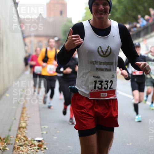 05.10.2025 - 20. swb-Marathon Bremen Michael Strokosch http://msf.ph/oto/9222537 05.10.2025 13:01:08 Laufen 00141, 1332 meine-sportfotos.de