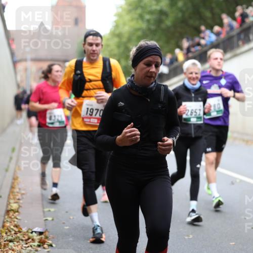 05.10.2025 - 20. swb-Marathon Bremen Michael Strokosch http://msf.ph/oto/9222543 05.10.2025 13:01:10 Laufen 1970, 2657, 7593 meine-sportfotos.de