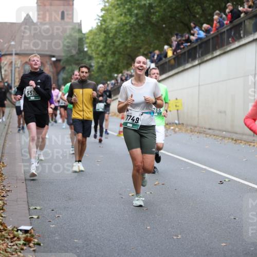 05.10.2025 - 20. swb-Marathon Bremen Michael Strokosch http://msf.ph/oto/9222554 05.10.2025 13:01:13 Laufen 551, 7749, 288, 35 meine-sportfotos.de