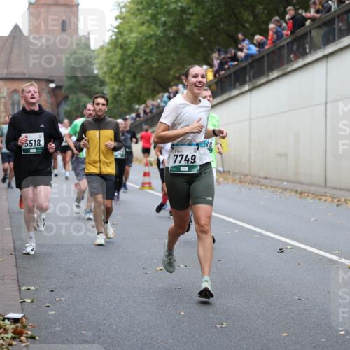 05.10.2025 - 20. swb-Marathon Bremen Michael Strokosch http://msf.ph/oto/9222555 05.10.2025 13:01:13 Laufen 55, 18, 7749, 8, 359 meine-sportfotos.de