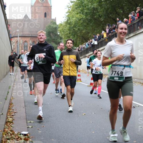 05.10.2025 - 20. swb-Marathon Bremen Michael Strokosch http://msf.ph/oto/9222557 05.10.2025 13:01:14 Laufen 551, 5431, 7749 meine-sportfotos.de
