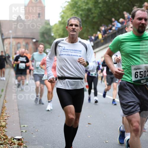 05.10.2025 - 20. swb-Marathon Bremen Michael Strokosch http://msf.ph/oto/9222570 05.10.2025 13:01:17 Laufen 6502 meine-sportfotos.de