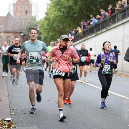 05.10.2025 - 20. swb-Marathon Bremen Michael Strokosch http://msf.ph/oto/9222575 05.10.2025 13:01:19 Laufen 890, 2969, 2781, 6734, 7584 meine-sportfotos.de