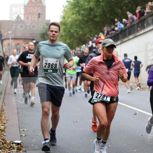 05.10.2025 - 20. swb-Marathon Bremen Michael Strokosch http://msf.ph/oto/9222576 05.10.2025 13:01:19 Laufen 2969, 2781, 673 meine-sportfotos.de