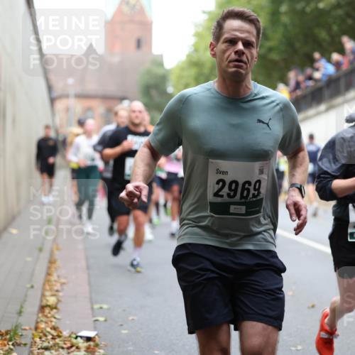 05.10.2025 - 20. swb-Marathon Bremen Michael Strokosch http://msf.ph/oto/9222579 05.10.2025 13:01:20 Laufen 2969, 2779 meine-sportfotos.de