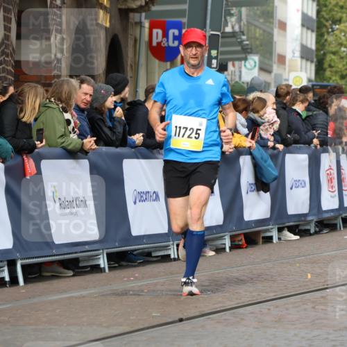 05.10.2025 - 20. swb-Marathon Bremen Strokosch-Dieckow http://msf.ph/oto/9222580 05.10.2025 10:42:30 Ziel 11725 meine-sportfotos.de
