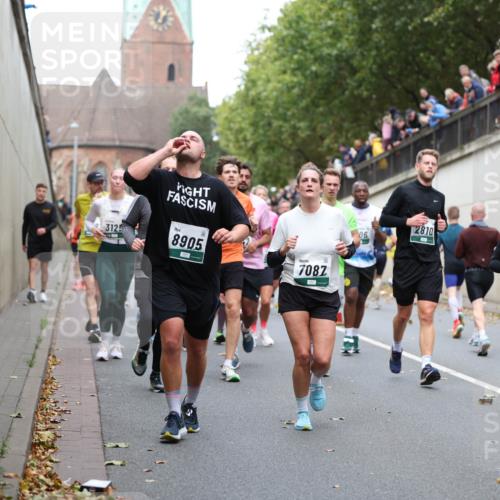 05.10.2025 - 20. swb-Marathon Bremen Michael Strokosch http://msf.ph/oto/9222582 05.10.2025 13:01:21 Laufen 3125, 8905, 7087, 06, 2810, 3352 meine-sportfotos.de