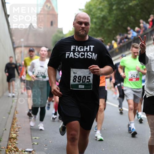 05.10.2025 - 20. swb-Marathon Bremen Michael Strokosch http://msf.ph/oto/9222587 05.10.2025 13:01:22 Laufen 3125, 8905, 342, 7087, 810 meine-sportfotos.de