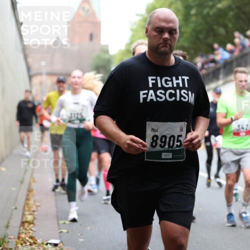 05.10.2025 - 20. swb-Marathon Bremen Michael Strokosch http://msf.ph/oto/9222588 05.10.2025 13:01:23 Laufen 3125, 8905, 70 meine-sportfotos.de