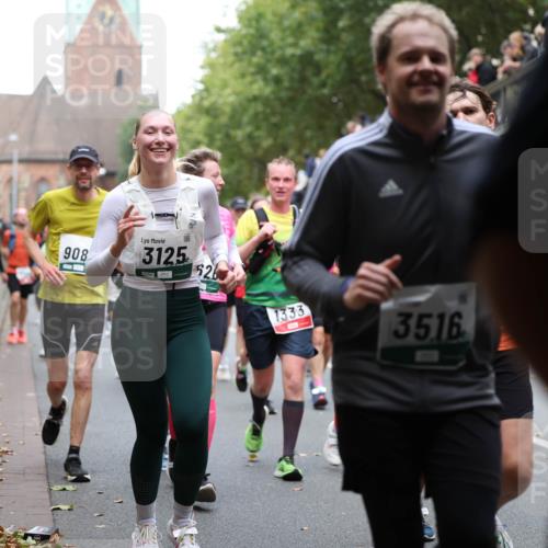 05.10.2025 - 20. swb-Marathon Bremen Michael Strokosch http://msf.ph/oto/9222591 05.10.2025 13:01:24 Laufen 908, 3125, 526, 1333, 3516 meine-sportfotos.de