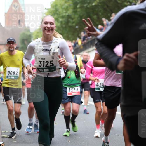 05.10.2025 - 20. swb-Marathon Bremen Michael Strokosch http://msf.ph/oto/9222592 05.10.2025 13:01:24 Laufen 9087, 3125, 1333, 424, 3516 meine-sportfotos.de