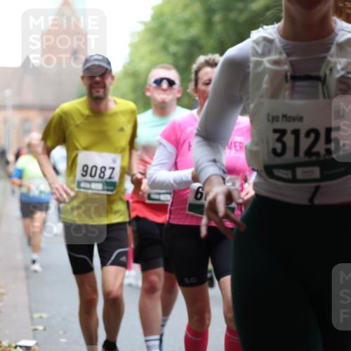 05.10.2025 - 20. swb-Marathon Bremen Michael Strokosch http://msf.ph/oto/9222594 05.10.2025 13:01:25 Laufen 9087, 5, 0, 6, 3125, 4240 meine-sportfotos.de