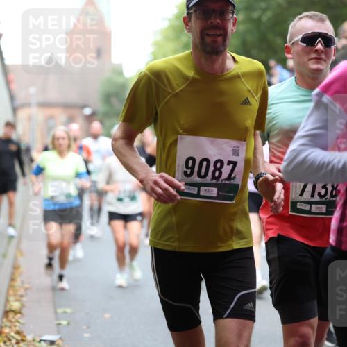 05.10.2025 - 20. swb-Marathon Bremen Michael Strokosch http://msf.ph/oto/9222596 05.10.2025 13:01:26 Laufen 9087, 08670, 7138, 08731, 662 meine-sportfotos.de
