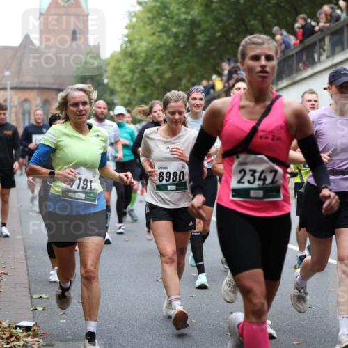 05.10.2025 - 20. swb-Marathon Bremen Michael Strokosch http://msf.ph/oto/9222599 05.10.2025 13:01:27 Laufen 191, 6980, 2347, 2770 meine-sportfotos.de