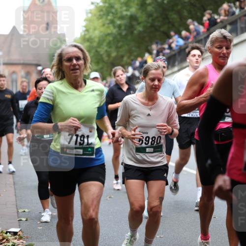 05.10.2025 - 20. swb-Marathon Bremen Michael Strokosch http://msf.ph/oto/9222602 05.10.2025 13:01:28 Laufen 7791, 5980, 2342 meine-sportfotos.de