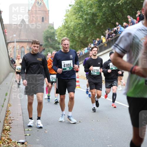 05.10.2025 - 20. swb-Marathon Bremen Michael Strokosch http://msf.ph/oto/9222614 05.10.2025 13:01:31 Laufen 3648, 6100, 6278, 245 meine-sportfotos.de