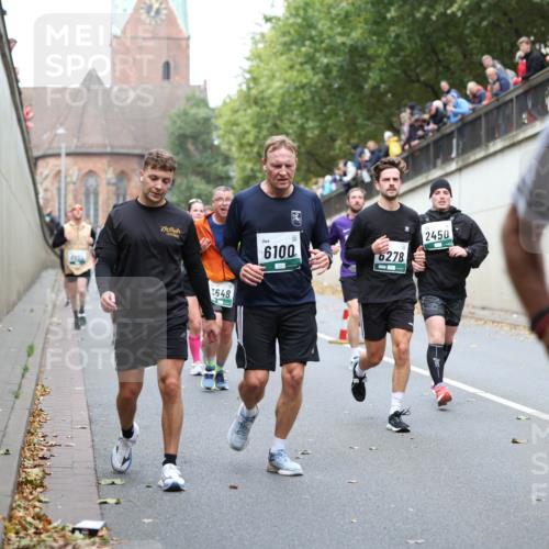 05.10.2025 - 20. swb-Marathon Bremen Michael Strokosch http://msf.ph/oto/9222615 05.10.2025 13:01:31 Laufen 3648, 6100, 2450, 6278, 2 meine-sportfotos.de
